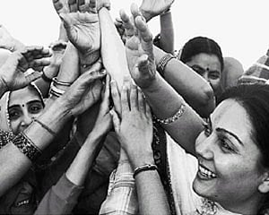 BJP candidate Princess Siddhi Kumari being welcomed by supporters in Bikaner on Friday. (PTI)