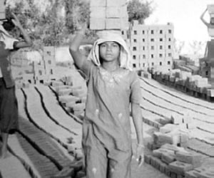 Balangir kids slog it out in AP brick kilns
