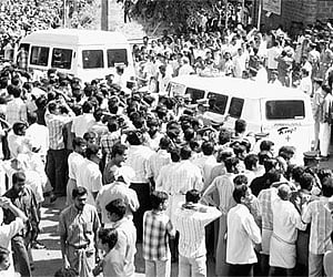 Ambulances carrying the bodies of the children moving towards the Sreenarayana Vilasam ALP School.