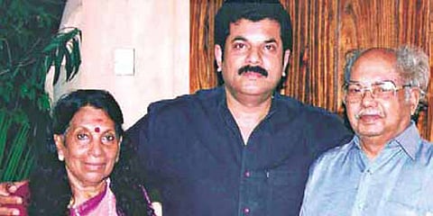 Mukesh with parents