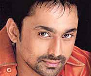I work for 19 hours a day: Anuj Saxena