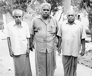 Ex-servicemen from Madhavaram Ch Narasimha Rao, N Seshavataram and B Raja Rao.
