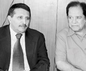 Ahmed Salem Al-Wahishi and Syed Vicaruddin during a media conference on Sunday.