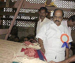 Minister G Sudhakaran inaugurating the training programme for the traditional coir workers in Alappuzha. File Photo