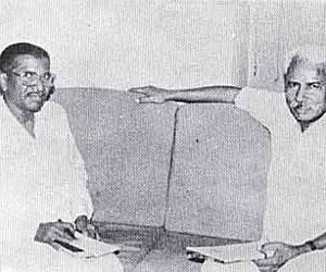 Vrindavanam Venugopalan with Y S Rajasekhara Reddy's father Y S Raja Reddy.