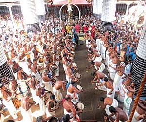 Vrischikolsavam: Valiya Vilakku today