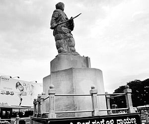 Sangolli Rayanna's statue continues to wait