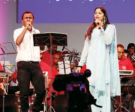 Subin and Delsy at a stage show (ENS)