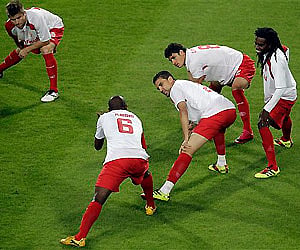 Athletes who warm up before training perform better and are less likely to injure themselves. ENS