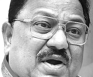 Congress unperturbed by 3 MLAs’ exit