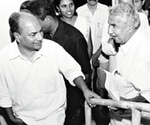 Defence Minister A K Antony being welcomed to Gandhi Bhavan for the inauguration of Sarva Dharma Bhavan.
