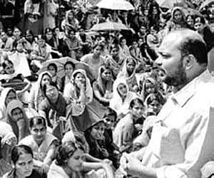 P Rajeev MP addressing the nurses on strike at Amrita  Institute of Medical Sciences in Kochi on Wednesday | Express