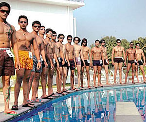 Hunt for the hunk begins
