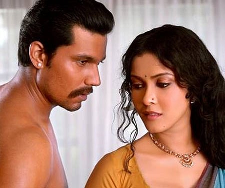 A still from 'Rang Rasiya'.