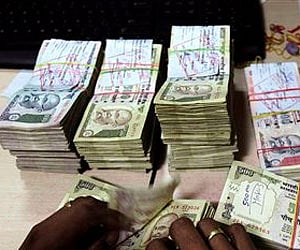 The rupee slid to another lifetime low of around 91.98 against the US dollar on Thursday.