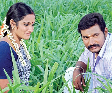 A still from 'Pechiyakka Marumagan'.