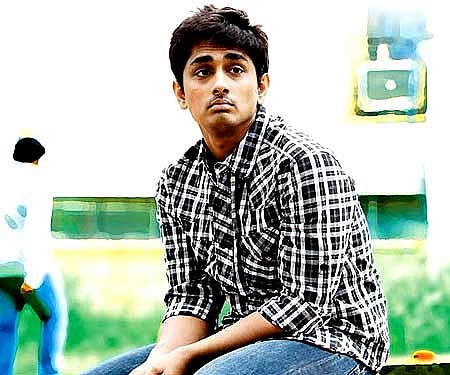 The poster of 'Kadhalil Sodhappuvadhu Yeppadi'.