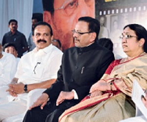 ‘UNANIMOUSLY’ ELECTED: newly-appointed Chief Minister D V Sadananda Gowda (C). Also seen (from extreme left) BJP leaders Jagadish Shettar, Rajnath Sin
