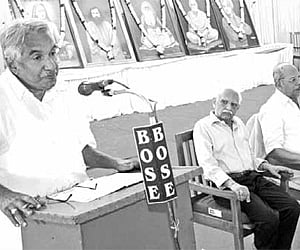 Chief Minister Oommen Chandy delivering the valedictory address, marking the conclusion  of the centenary celebrations of the Ayroor-Cherukolppuzha Hi