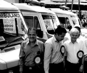 Kerala Medical University Chancellor Dr K Mohandas and District Collector P B Salim arrive at the Beach  Hospital for the inauguration of the Angels.
