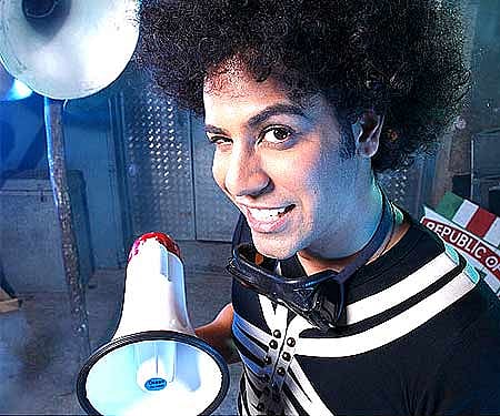 VJ Manish, the host of 'Adam Vs Madam' (Pic Courtesy: Channelv.in)