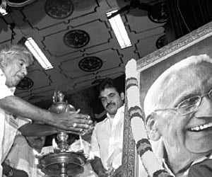 Chief Minister Oommen Chandy inaugurating the first death anniversary observance of former Chief Minister K Karunakaran in Thiruvananthapuram on Frida