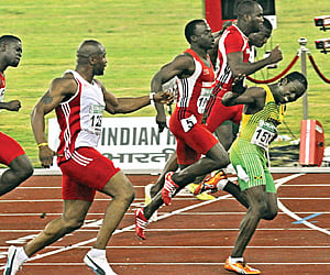 Clarke wins men's 100m