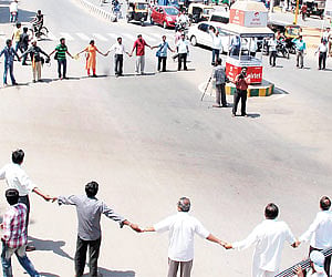 (Express News Photo)