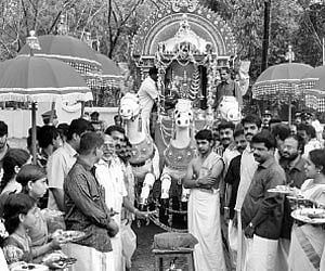 Nadathurappu Mahotsavam at Thiruvairanikulam Mahadeva Temple near Aluva on Sunday
