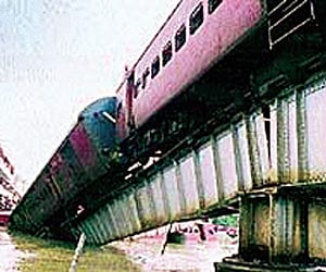 50,000 rail bridges in India are 100 years old
