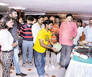 Yogesh turns extrovert