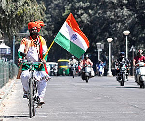 Veerappa from Gadag aims at spreading patriotism on the occasion of 63rd Republic day in Bangalore|Express photo by Suresh Nampoothiri.