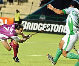Imran Warsi (left) played a part in Chennai Cheetahs’ win vs Bhopal Badshahs on Tuesday | D Sampathkumar