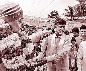 TDP president N Chandrababu Naidu garlanding the statue of party founder NT Rama Rao after unveiling it at Naravaripalle on Friday | EPS