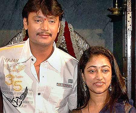 Darshan and his wife Vijayalakshmi(PTI Photo).