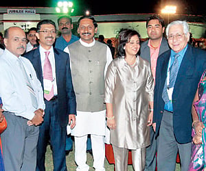 Chief minister N Kiran Kumar Reddy hosts a dinner for delegates of Commonwealth Law Conference at Jubilee Hall| Express Photo