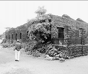 The choultry, now roofless, once hosted weary travellers on the Mangalore-Mumbai route. It was the junction where bullock-cart loads of people stayed