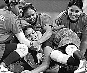 Sharmi Ulahannan (Centre)