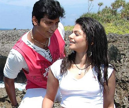 Kollywood will see a couple of romantic flicks around the Valentine's Day. (Photo: Sampurna Wire)