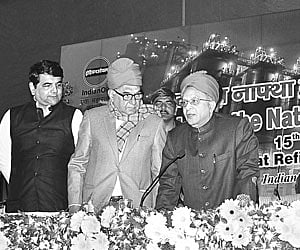 Union Minister of Petroleum and Natural Gas, S Jaipal Reddy, launching the IndianOil’s naphtha cracker complex at Panipat in the presence of Chief Min