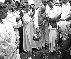 Archbishop Mar George Alenchery inaugurating the Haritha Bhavanam Project on the Angamaly St George Basilica  campus on Sunday