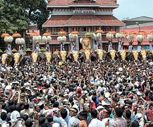A view of Pooram Ezhunnallipu in front of Paramekkavu Temple (PTI file photo)