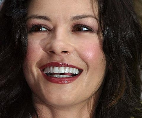 does catherine zeta jones smoke cigarettes A jog with the dog at 6am and a cheeky smoke. No wonder Zeta-Jones is looking puffed out Catherine Zeta-Jones Can't Kick Cigarette