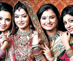 A still from Anbalae Azhagana Veedu (Behenein in Hindi)