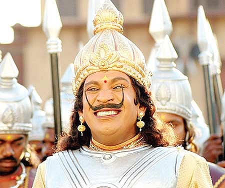 A still from 'Imsai Arasan 23aam Pulikesi'