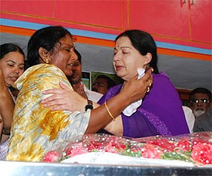 Tamil Nadu Chief Minister J Jayalalithaa consoles family members of N Mariam Pichai. (EPS)