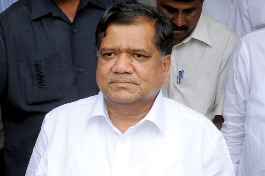 BJP dares Yeddyurappa to topple government, calls him 'paper tiger'