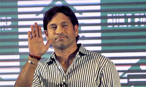 Kapil, Azhar back Sachin on when to leave