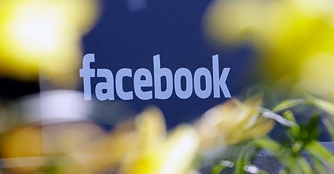 Social networks tend to lower self-control