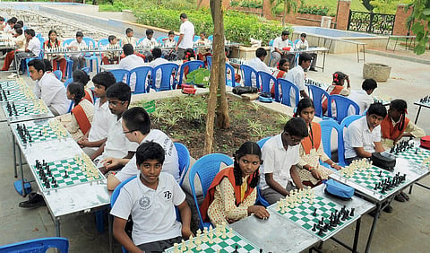 One billion chess players - one billion clever people